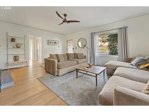 7738 SW 31st Avenue Portland OR 97219