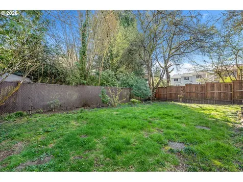 7738 SW 31st Avenue Portland OR 97219