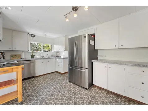 7738 SW 31st Avenue Portland OR 97219