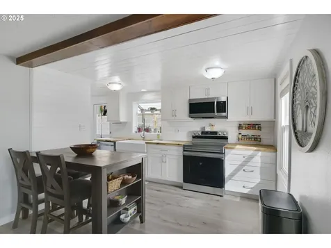 4760 Alder Street West Linn OR 97068