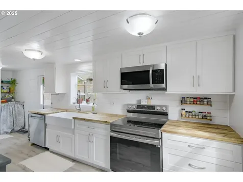 4760 Alder Street West Linn OR 97068