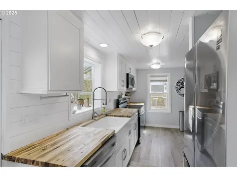 4760 Alder Street West Linn OR 97068