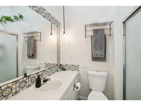 5034 SW Brugger Street Portland OR 97219