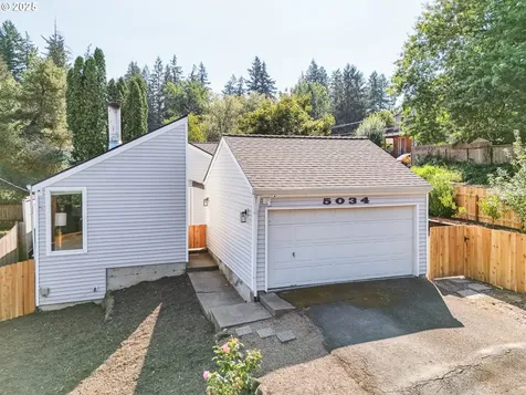 5034 SW Brugger Street Portland OR 97219
