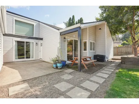 5034 SW Brugger Street Portland OR 97219