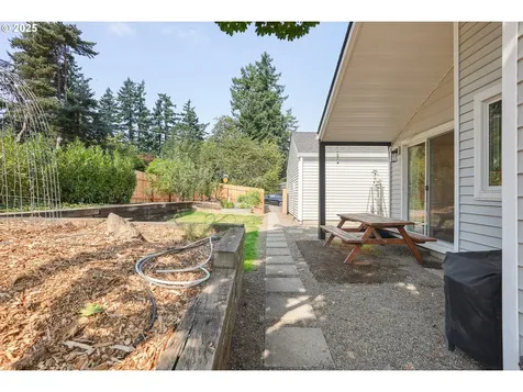 5034 SW Brugger Street Portland OR 97219