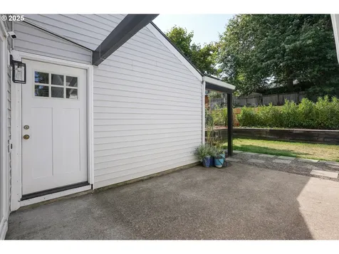 5034 SW Brugger Street Portland OR 97219