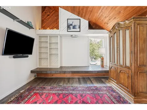5034 SW Brugger Street Portland OR 97219