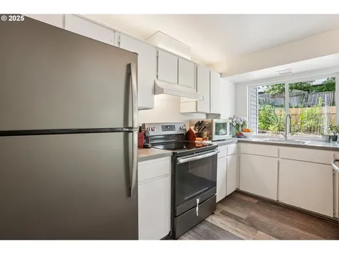 5034 SW Brugger Street Portland OR 97219