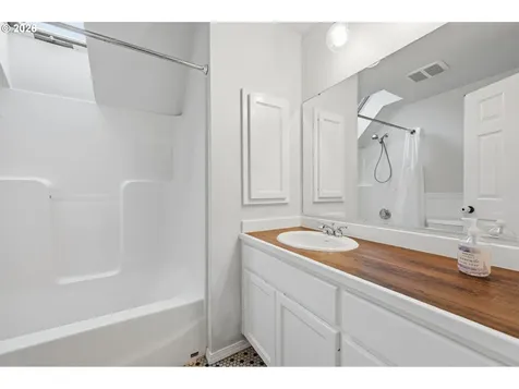 4410 Spring Meadow Avenue Eugene OR 97404