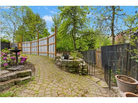4410 Spring Meadow Avenue Eugene OR 97404