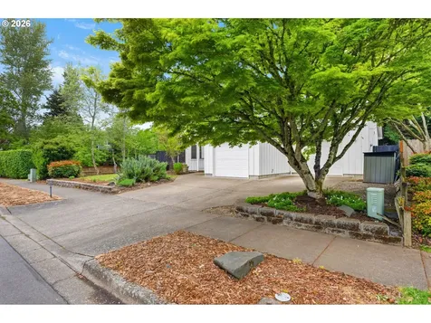 4410 Spring Meadow Avenue Eugene OR 97404