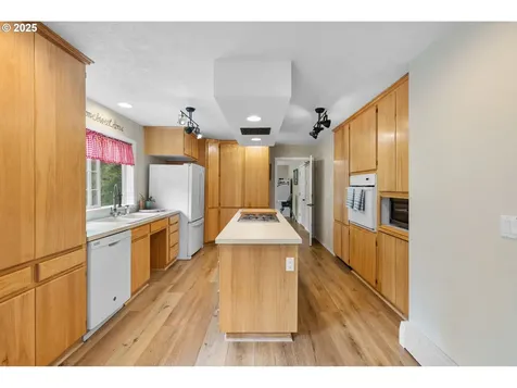 1849 SW Boxwood Lane Dallas OR 97338