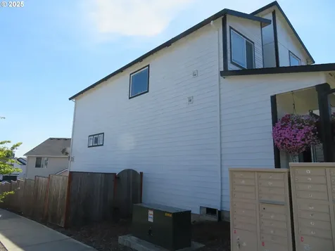 1598 19th Avenue Forest Grove OR 97116