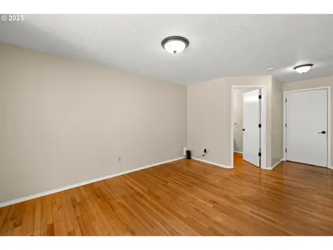 5877 NW 181st Avenue Portland OR 97229