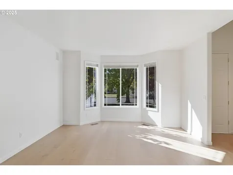 5728 NW Skycrest Parkway Portland OR 97229