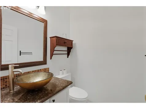 5728 NW Skycrest Parkway Portland OR 97229