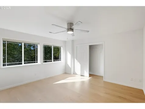 5728 NW Skycrest Parkway Portland OR 97229
