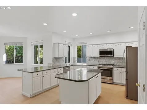 5728 NW Skycrest Parkway Portland OR 97229
