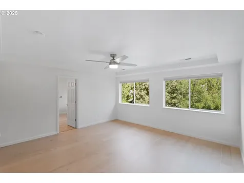 5728 NW Skycrest Parkway Portland OR 97229