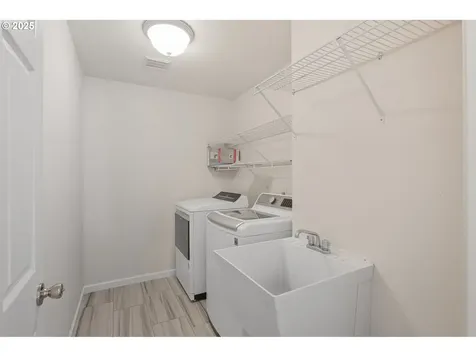 5728 NW Skycrest Parkway Portland OR 97229