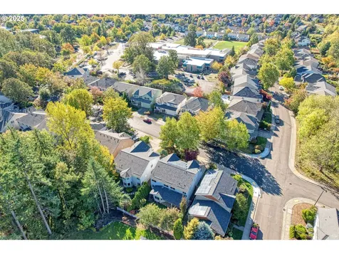 5728 NW Skycrest Parkway Portland OR 97229