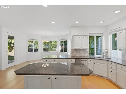5728 NW Skycrest Parkway Portland OR 97229
