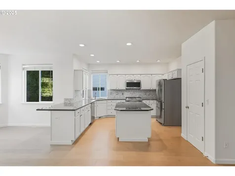 5728 NW Skycrest Parkway Portland OR 97229