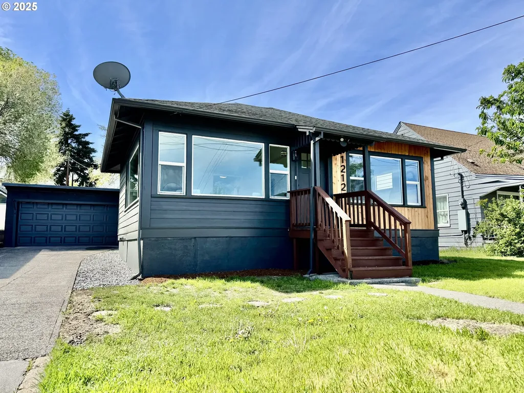 1212 E 10th Street The Dalles OR 97058