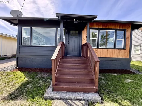1212 E 10th Street The Dalles OR 97058