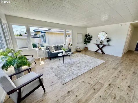 1212 E 10th Street The Dalles OR 97058