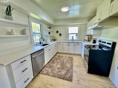 1212 E 10th Street The Dalles OR 97058