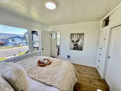 1212 E 10th Street The Dalles OR 97058