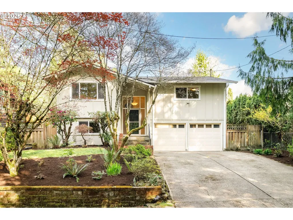 7422 SW 37th Avenue Portland OR 97219
