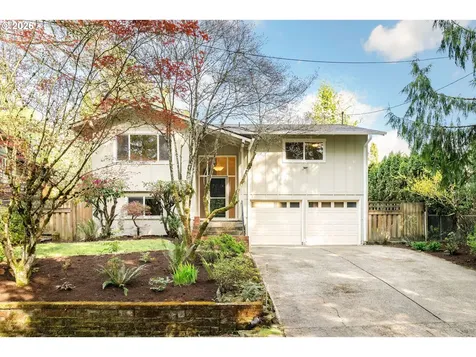 7422 SW 37th Avenue Portland OR 97219