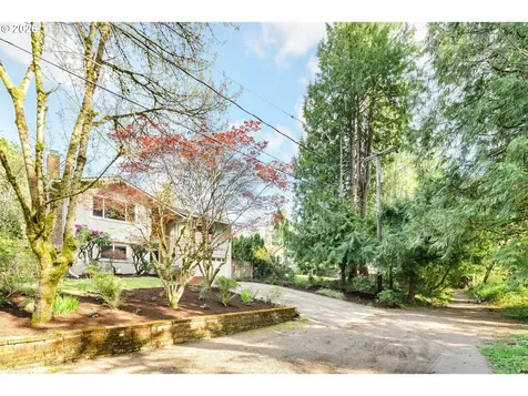 7422 SW 37th Avenue Portland OR 97219