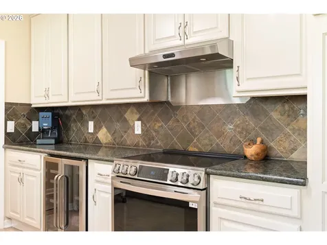 7422 SW 37th Avenue Portland OR 97219