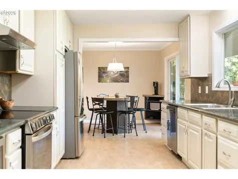 7422 SW 37th Avenue Portland OR 97219
