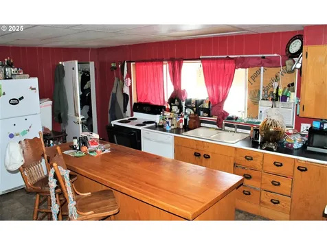 207 W Franklin Avenue Dayville OR 97825