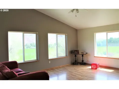207 W Franklin Avenue Dayville OR 97825
