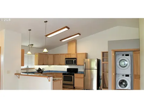 207 W Franklin Avenue Dayville OR 97825