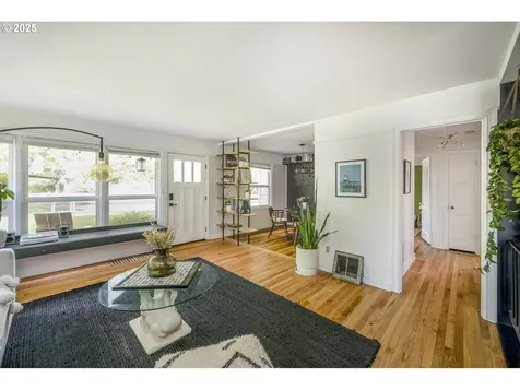 8604 NE Dyer Street Portland OR 97220
