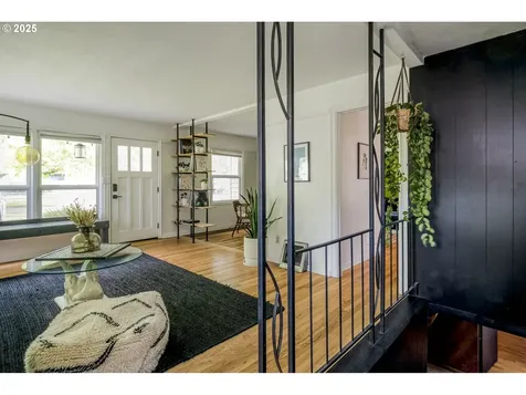 8604 NE Dyer Street Portland OR 97220