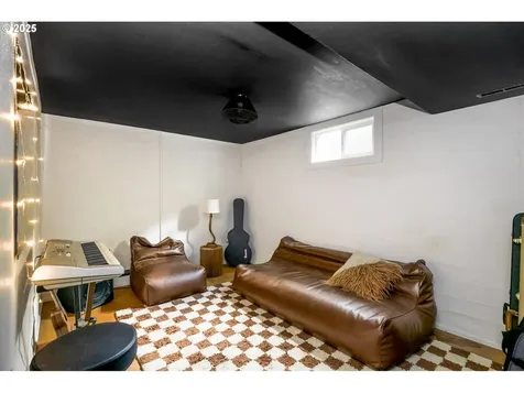 8604 NE Dyer Street Portland OR 97220