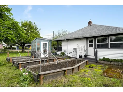 8604 NE Dyer Street Portland OR 97220