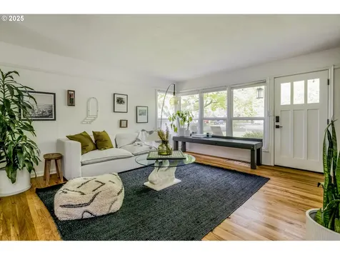 8604 NE Dyer Street Portland OR 97220