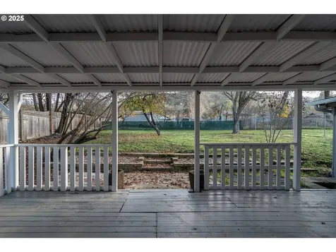 1551 NE Morris Street Roseburg OR 97470