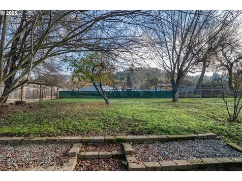 1551 NE Morris Street Roseburg OR 97470