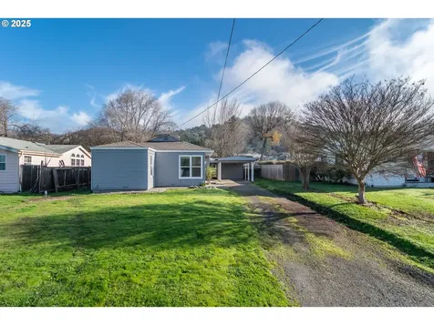 1551 NE Morris Street Roseburg OR 97470