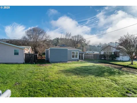 1551 NE Morris Street Roseburg OR 97470